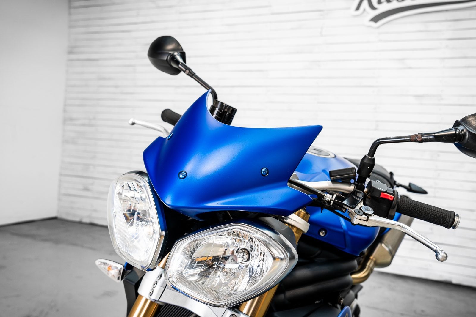 2014 Triumph Speed Triple 1050 ABS in Satin Blue - flyscreen detail