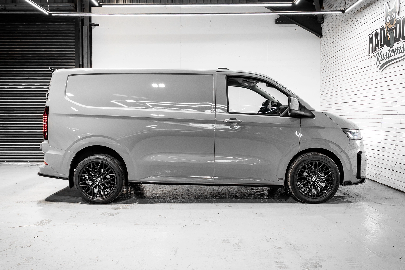 2026 Volkswagen Transporter T28 Panel Van - Image 33