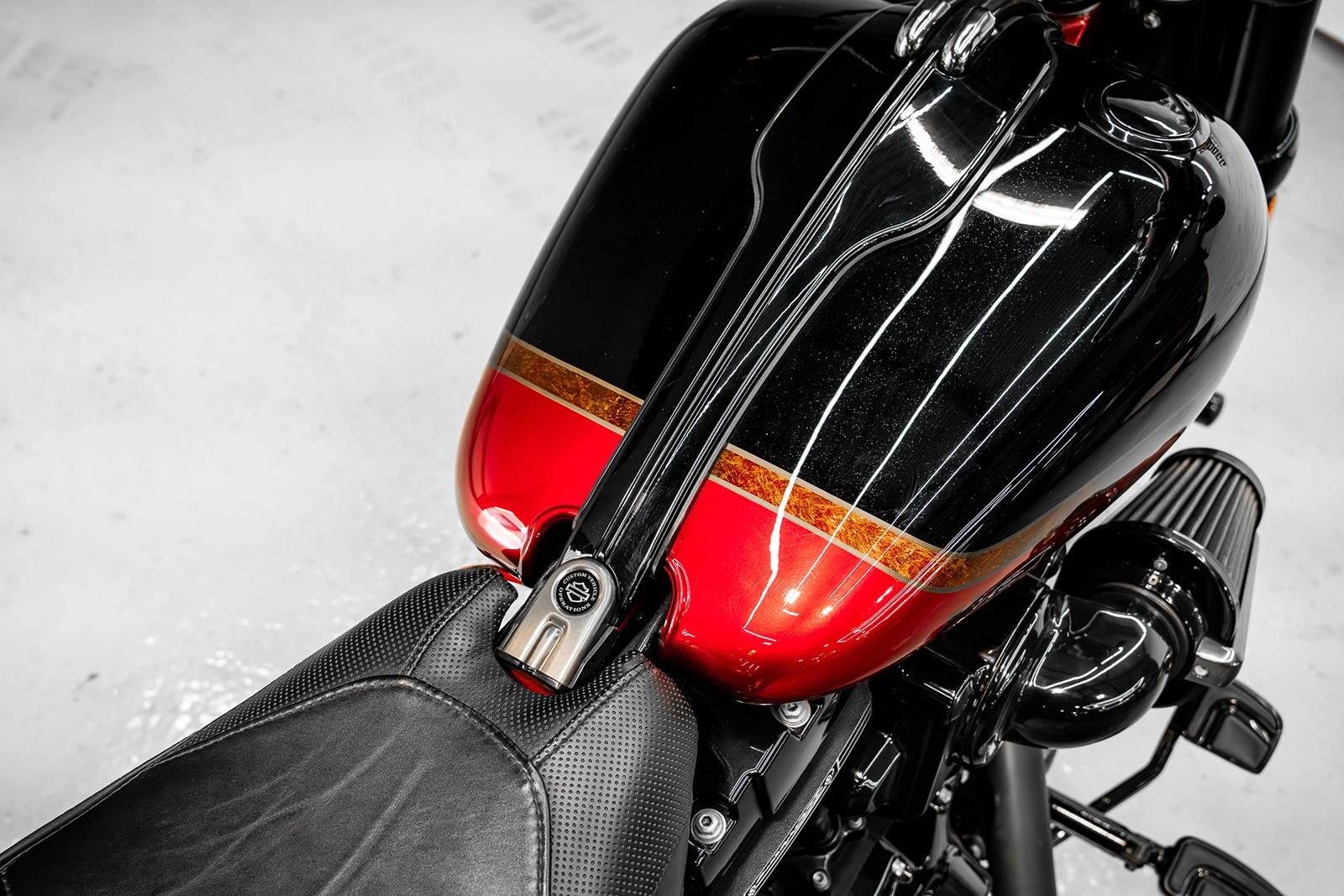 2016 Harley-Davidson CVO Pro Street Breakout - Image 12